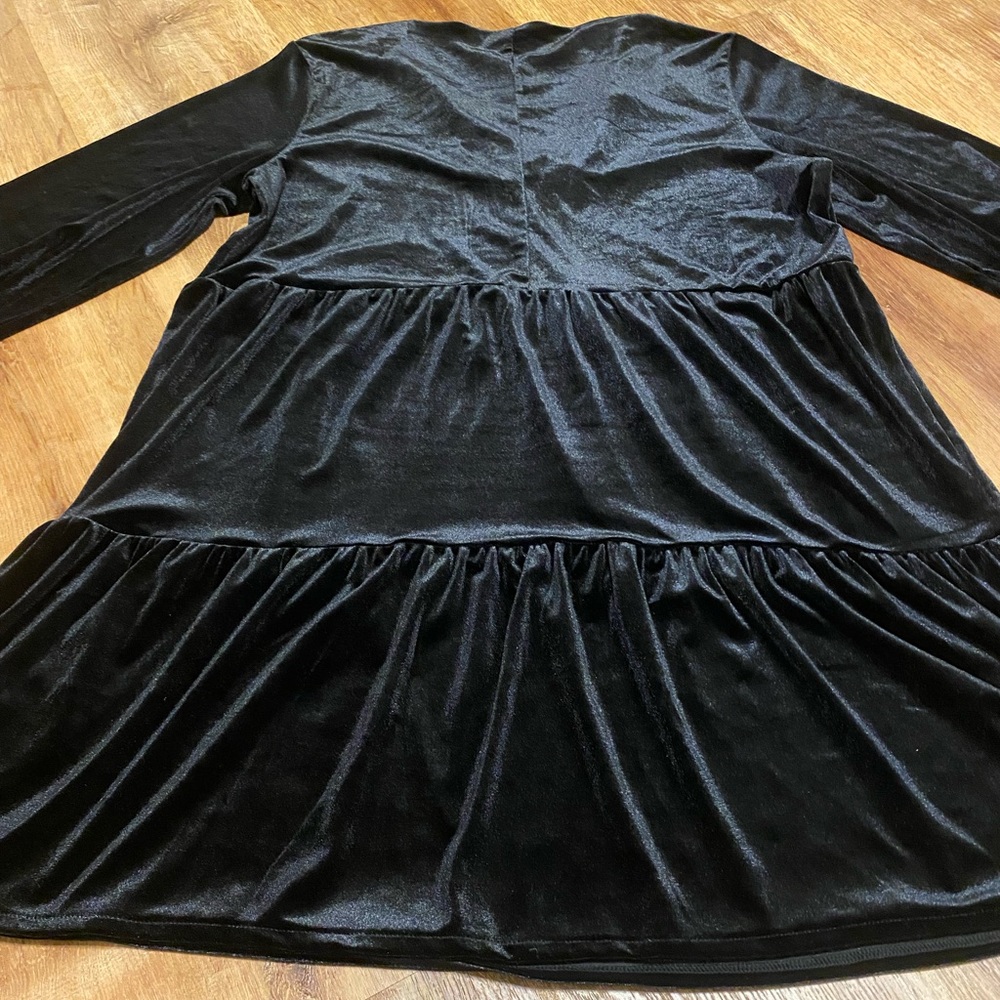 Women’s Black Velvet Dress from H&M - Picture 6 of 10